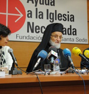 El Patriarca Gregorio III en la presentación del informe en Madrid.