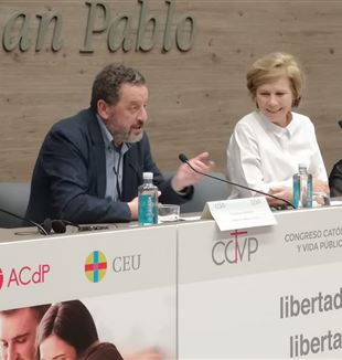Franco Nembrini y Carmen Giussani en la clausura del congreso Católicos y Vida pública